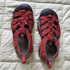 KEEN Mens Red and Black Sandals